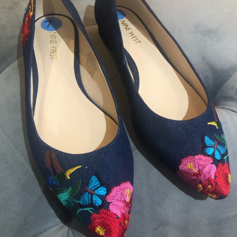 Nine West Navy Floral Flats